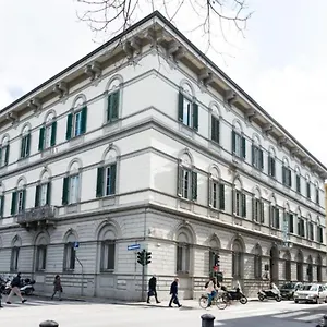 St. 2*, Florencia Italia