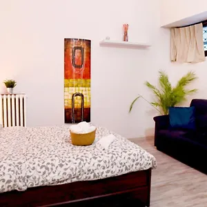 Lucca 22 , Milano Italia
